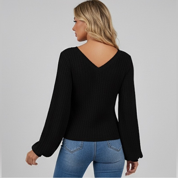 Black Lantern Sleeve V Neck Rib-knit Tee - Picture 5 of 8